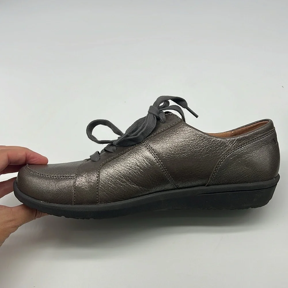 Vionic - Abigail Lace And Zip Up Pewter Metallic Lightweight Leather Sneaker SZ8